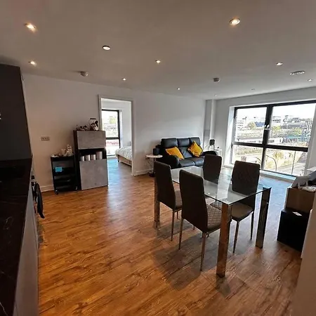 Luxury Flat In Centre Διαμέρισμα *